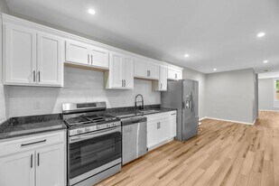 2042 E Fayette St in Baltimore, MD - Building Photo