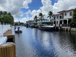 791 NE 69th St in Boca Raton, FL - Foto de edificio - Building Photo