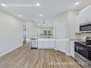 3226 Homer Adkins Blvd in Jacksonville, AR - Building Photo - Building Photo