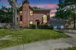 8406 Vistadale Dr in Humble, TX - Building Photo