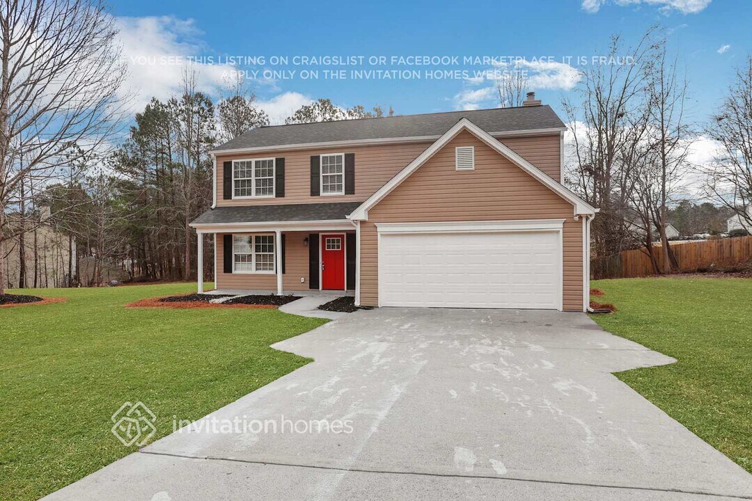 562 Grandview Cir in Powder Springs, GA - Building Photo