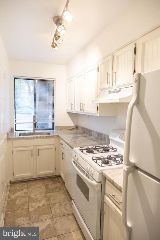 3815 Davis Pl NW in Washington, DC - Building Photo - Building Photo