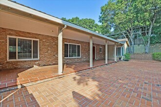 14251 Saratoga Sunnyvale Rd in Saratoga, CA - Building Photo - Building Photo