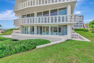 100 Sunrise Ave in Palm Beach, FL - Building Photo - Building Photo