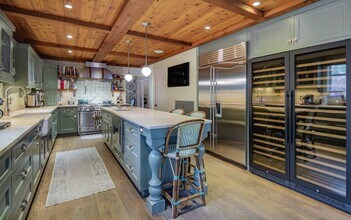 96 Cove Hollow Rd in East Hampton, NY - Building Photo - Building Photo