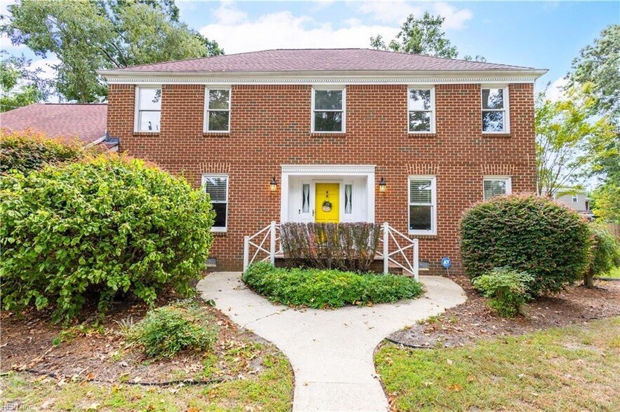 4125 Duke of Gloucester Dr in Chesapeake, VA - Building Photo