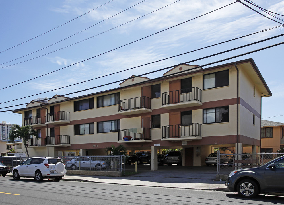 2029 Algaroba St in Honolulu, HI - Building Photo