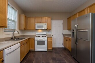 225 Chamberlyn Ln in Hiram, GA - Building Photo - Building Photo