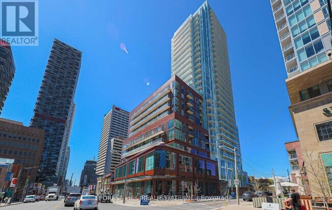 33-2533 Helendale Ave