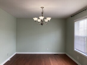 2566 Leprechaun Ln in Clarksville, TN - Foto de edificio - Building Photo