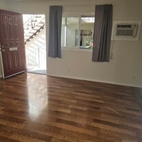 8809 Etiwanda Ave in Northridge, CA - Building Photo