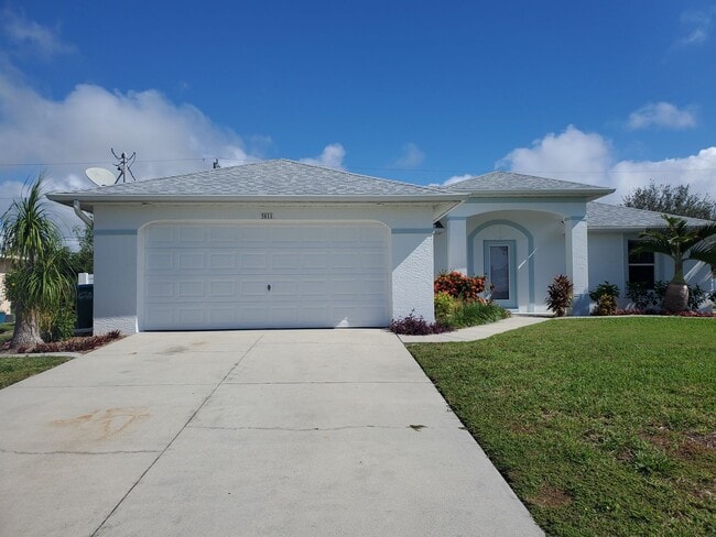 3011 SW 14th Ct in Cape Coral, FL - Building Photo - Building Photo