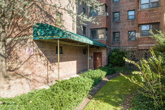 Hudson Terrace in Fort Lee, NJ - Building Photo - Building Photo