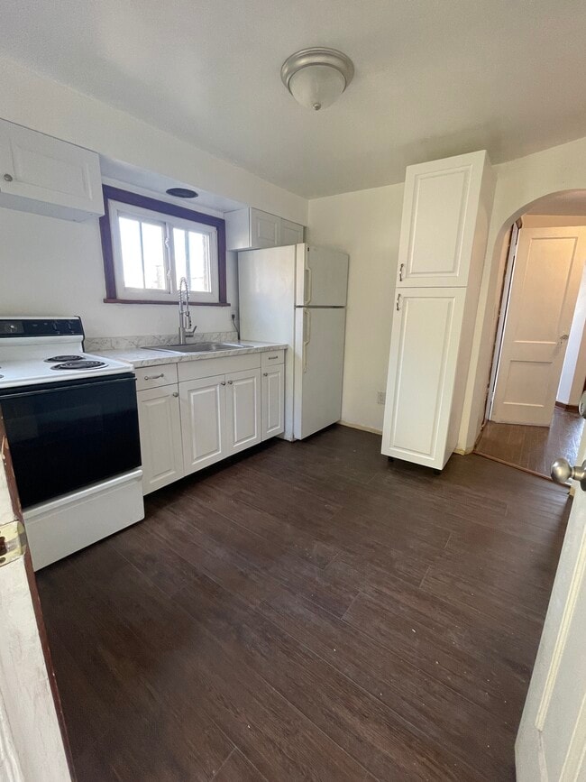 110 Hazel Alley in Duquesne, PA - Building Photo - Building Photo