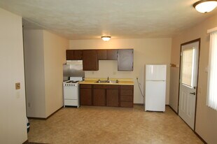 500 1st Ave S in Fairmount, ND - Building Photo