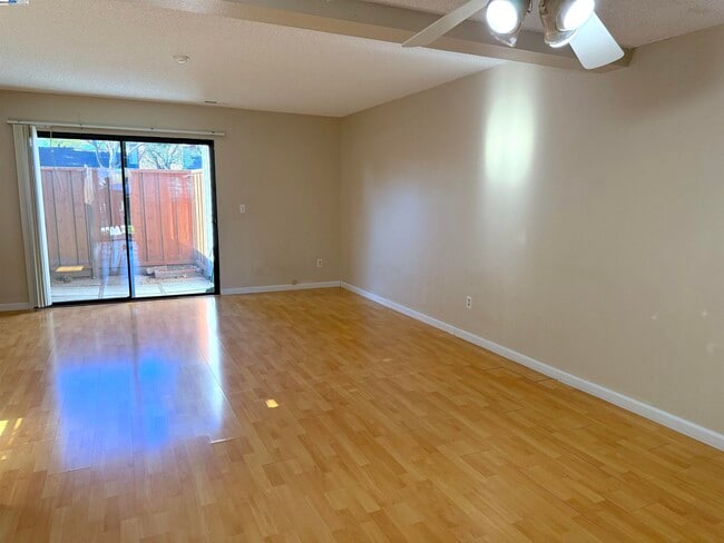 6100 Joaquin Murieta Ave in Newark, CA - Building Photo - Building Photo