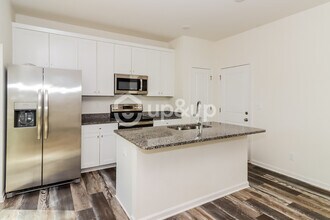 117 Teak Dr in Statesville, NC - Building Photo - Building Photo