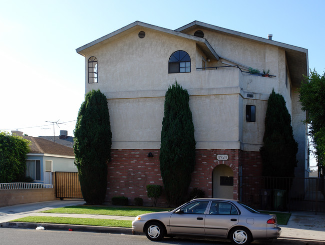 4924 117th St in Hawthorne, CA - Foto de edificio - Building Photo