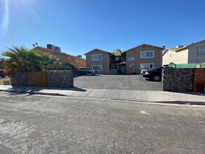 4381 Cy Cliffview Cir in Las Vegas, NV - Building Photo - Building Photo