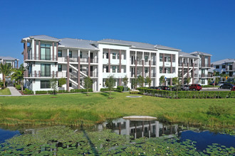 Pines Garden at City Center in Pembroke Pines, FL - Foto de edificio - Building Photo