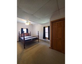 105 Mechanic St-Unit -3 in East Brookfield, MA - Foto de edificio - Building Photo