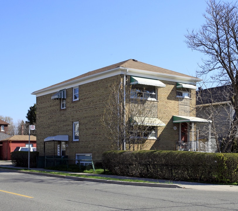 102 MacDonald St in Toronto, ON - Building Photo