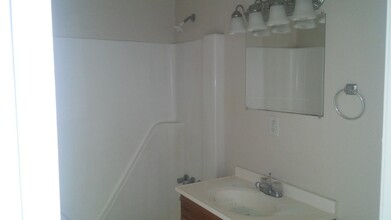 159 Jenness Ln in Newport News, VA - Building Photo - Building Photo