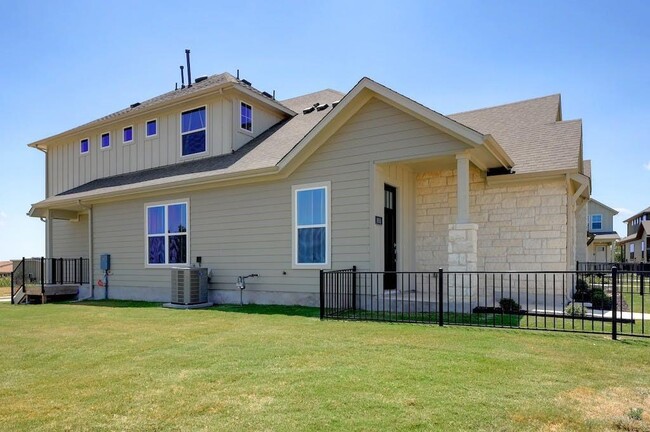 111 Pinnacle Ln in Kyle, TX - Building Photo - Building Photo