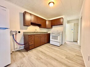 123 S Michigan St in Lakeville, IN - Building Photo - Building Photo
