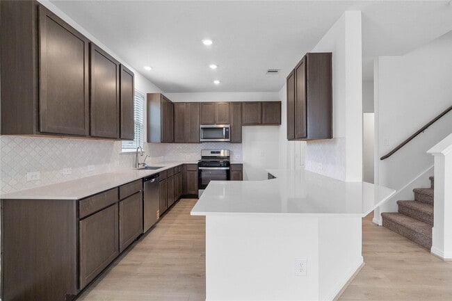8119 Leisure Pt Dr