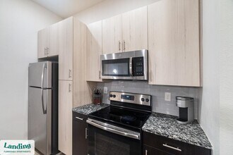 655 W Mallard Creek Church Rd, Unit 02-001 in Charlotte, NC - Building Photo - Building Photo