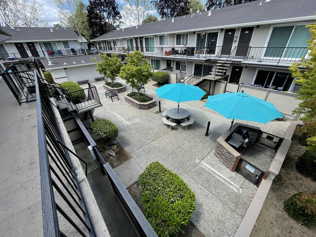 Redwood Apartments in San Jose, CA - Building Photo - Building Photo