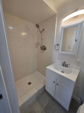 1 2nd Ave W in Harbor City, CA - Foto de edificio - Building Photo