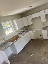 2006 W Texas Ave in Baytown, TX - Building Photo - Building Photo