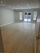 1380 Countrystone Dr in Kitchener, ON - Building Photo - Building Photo
