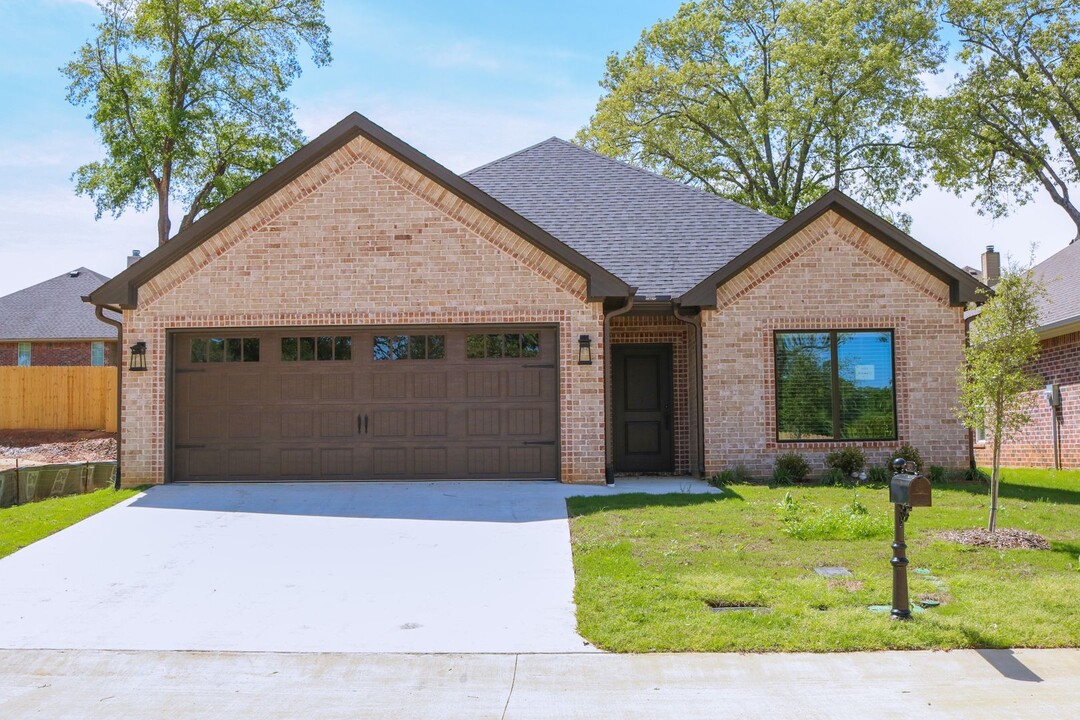 3421 Cottage Ct in Tyler, TX - Building Photo