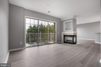 12765 Fair Crest Ct in Fairfax, VA - Building Photo - Building Photo