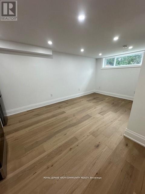 12 Kemano Rd in Aurora, ON - Building Photo - Building Photo