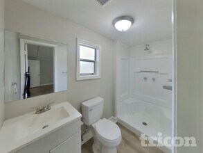 5807 Ricker Rd in Jacksonville, FL - Foto de edificio - Building Photo