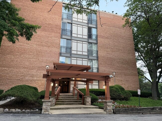 property at 5810 Oakwood Dr