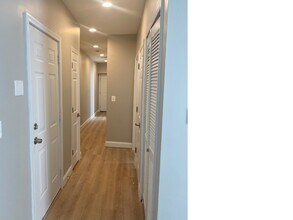 1618 Isherwood St NE, Unit 4 in Washington, DC - Building Photo - Building Photo