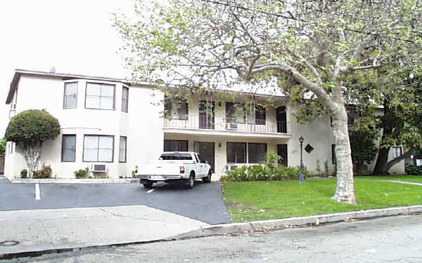 5951-5955 1/2 Matilija Ave in Van Nuys, CA - Building Photo - Building Photo