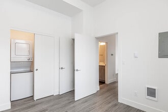 4130 NE Garfield Ave in Portland, OR - Foto de edificio - Interior Photo