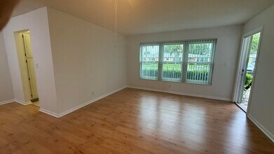 275 N High Point in Boynton Beach, FL - Building Photo - Building Photo