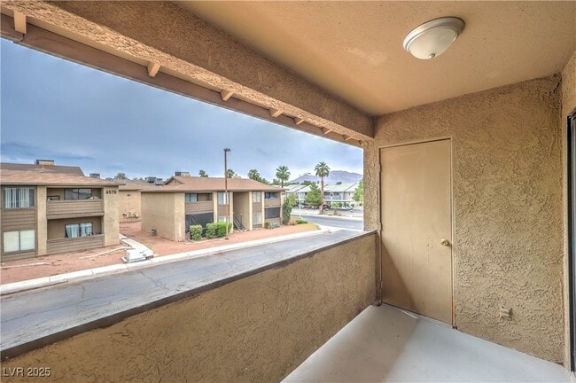 4571 Carriage Park Dr