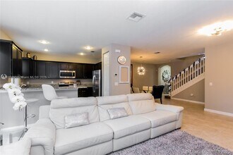 12160 Village Pl in Davie, FL - Building Photo - Building Photo
