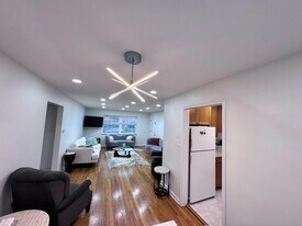 2126 Harwitch Rd, Unit D in Upper Arlington, OH - Building Photo