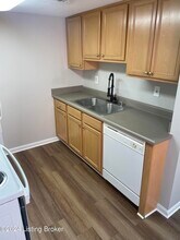 2709 Grinstead Dr in Louisville, KY - Building Photo - Building Photo