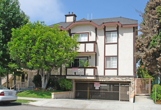 11801 Courtleigh Dr in Los Angeles, CA - Building Photo - Building Photo