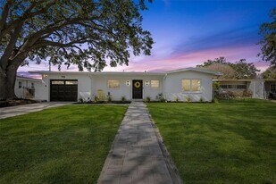 75 New Jersey Dr in Dunedin, FL - Building Photo